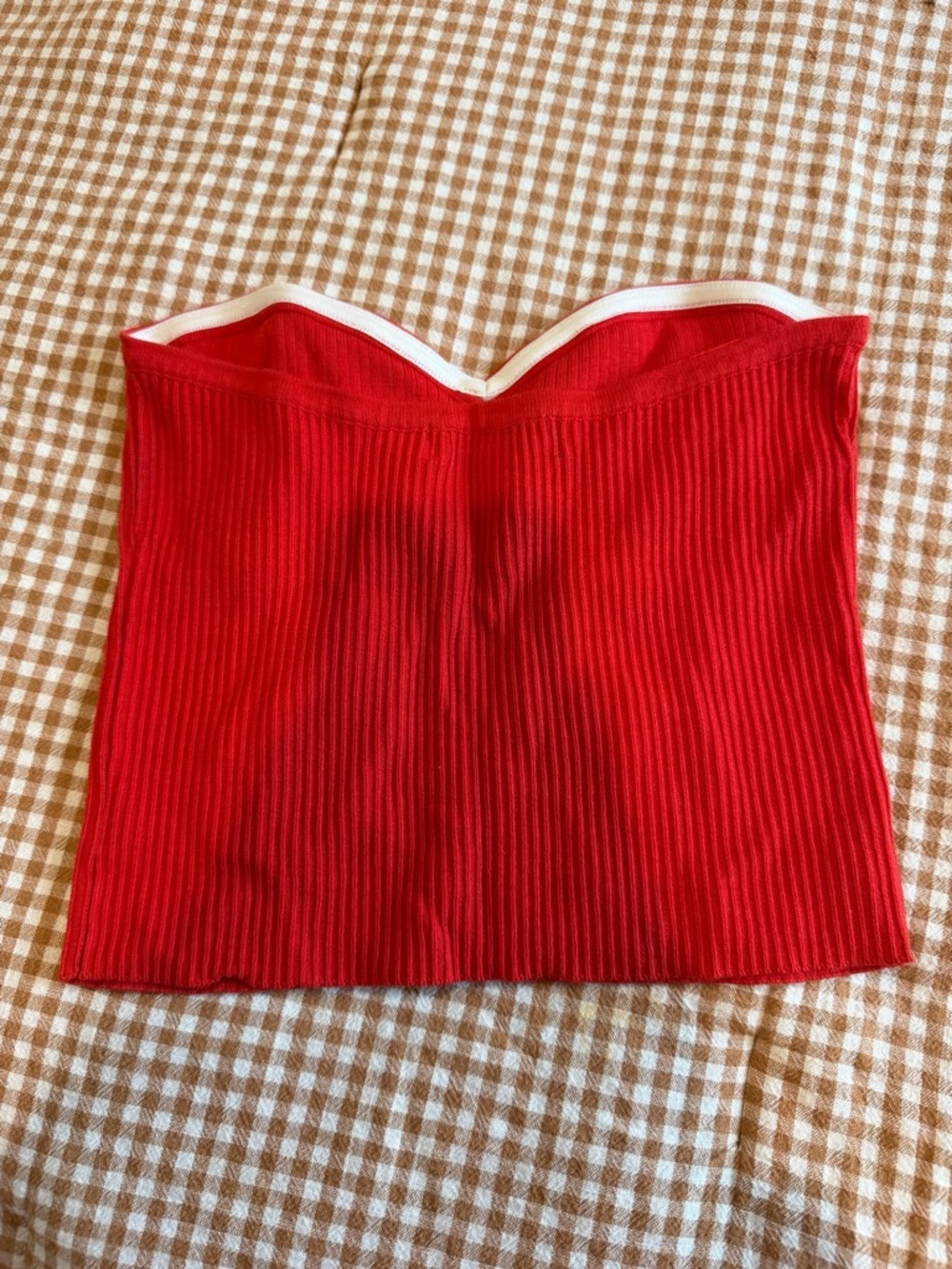 Red Ribbed Strapless Crop Top - Picture 2 of 3